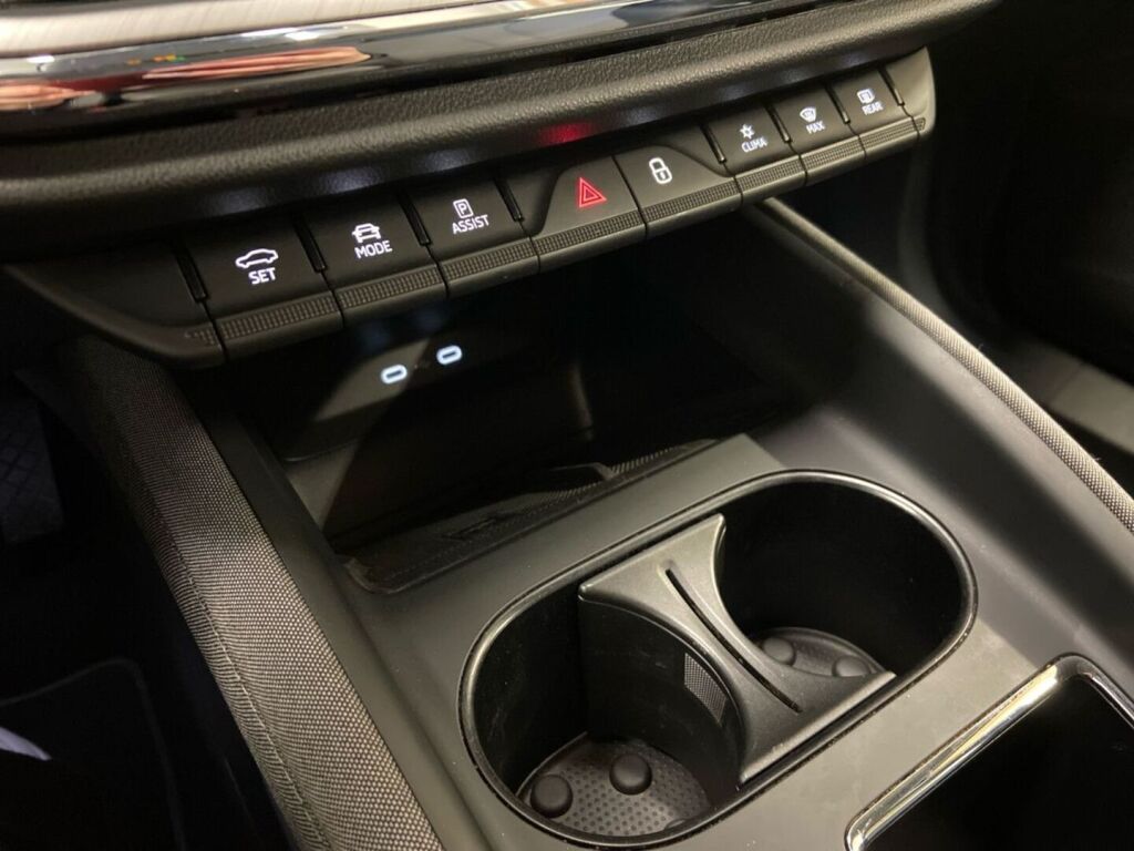 Skoda Enyaq 2022 Sininen