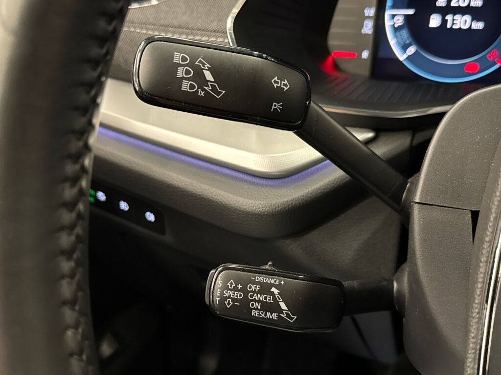 Skoda Octavia 2022 Sininen