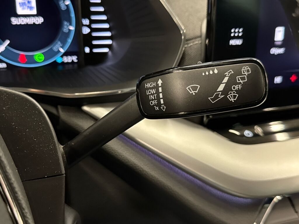 Skoda Octavia 2022 Sininen