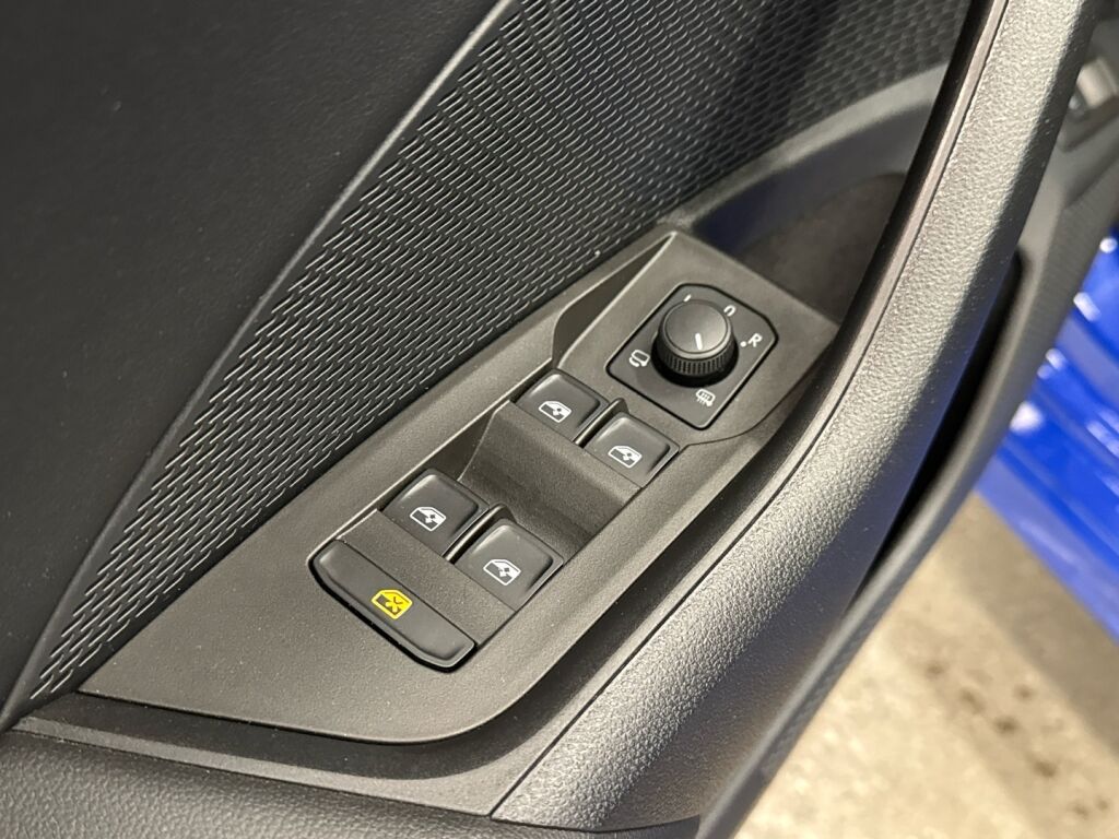 Skoda Octavia 2022 Sininen