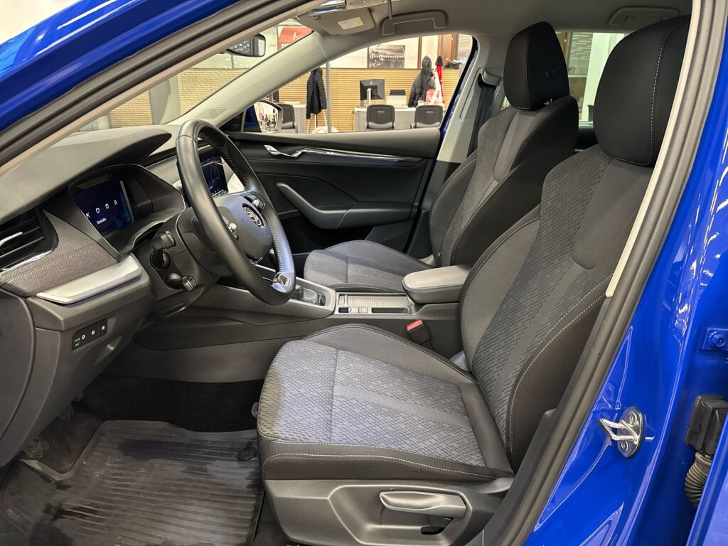 Skoda Octavia 2022 Sininen