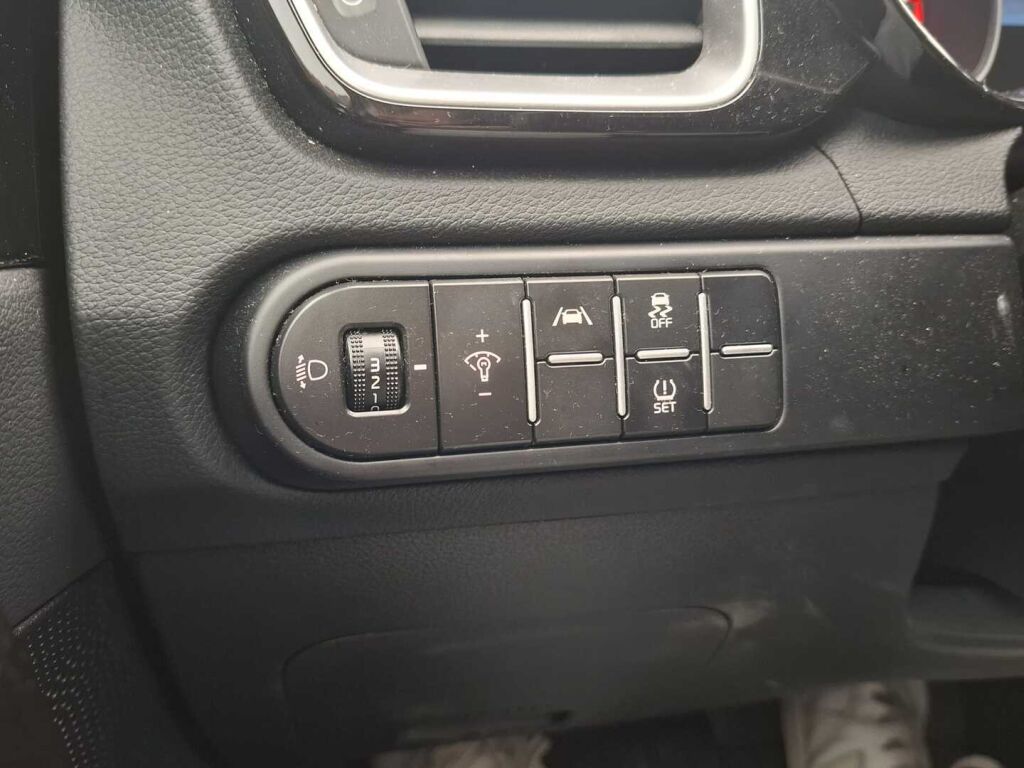Kia XCeed 2023 Musta