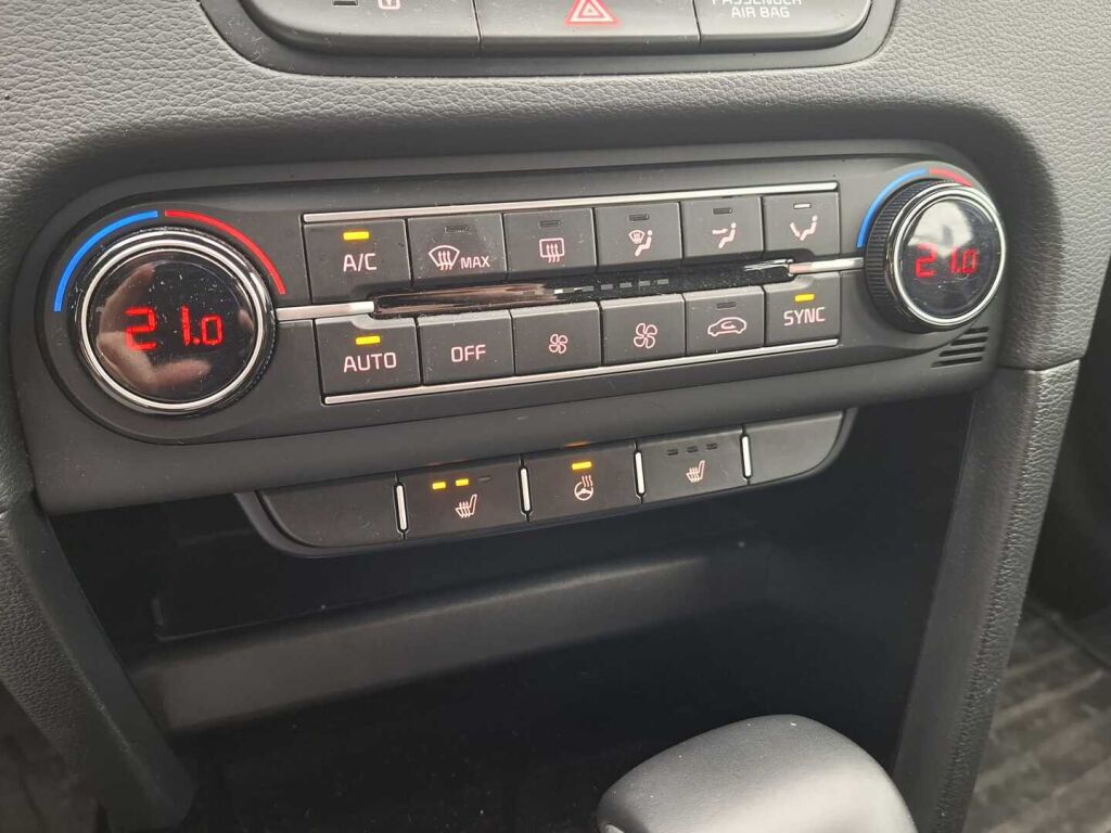 Kia XCeed 2023 Musta