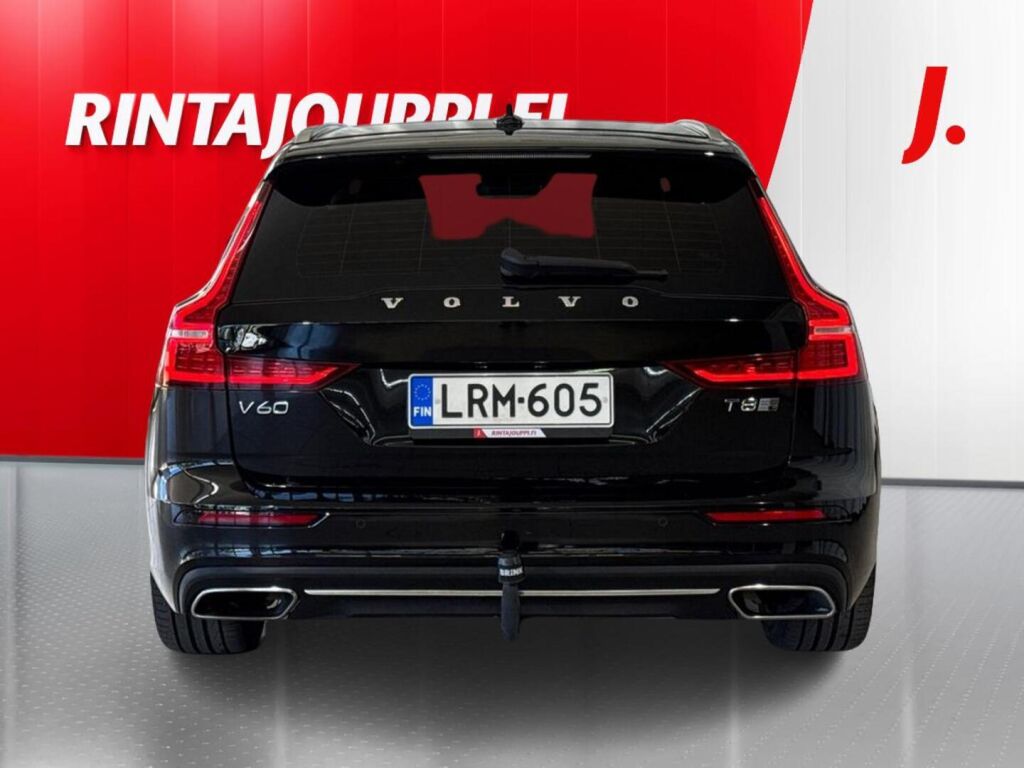 Volvo V60 2019 Musta