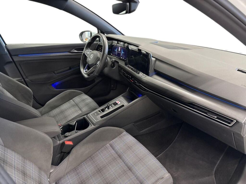 Volkswagen Golf 2021 Valkoinen