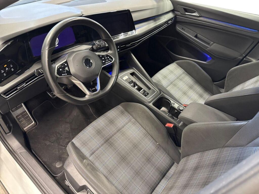 Volkswagen Golf 2021 Valkoinen