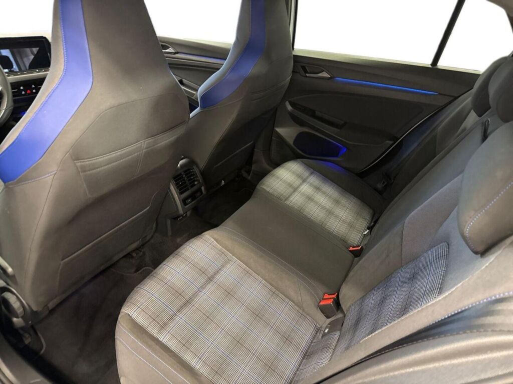 Volkswagen Golf 2021 Valkoinen