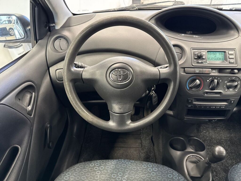 Toyota Yaris 2003 Hopea
