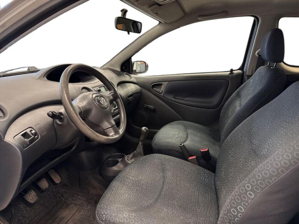 Toyota Yaris 2003 Hopea