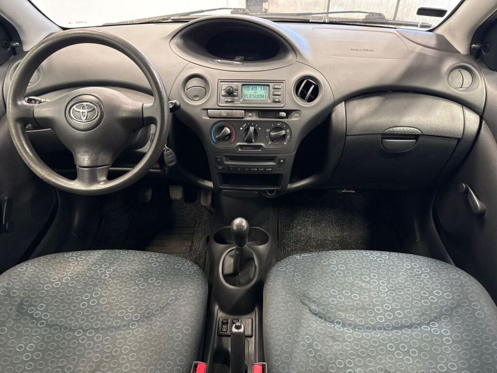 Toyota Yaris 2003 Hopea