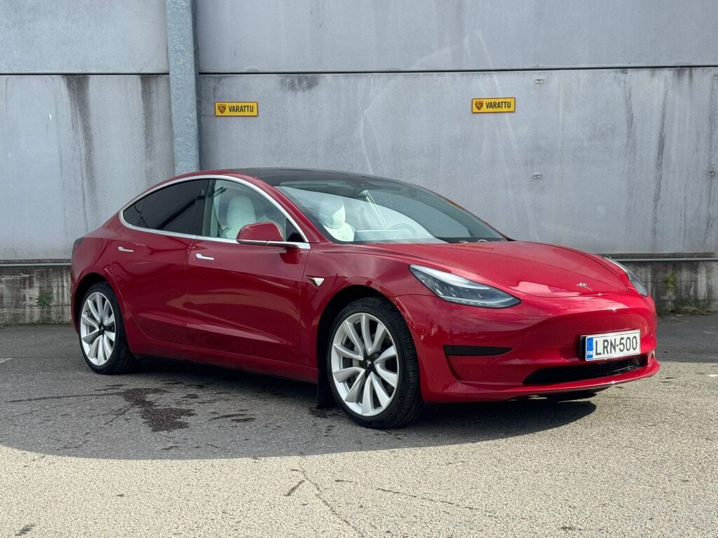 Tesla Model 3 2019 Punainen