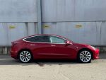 Tesla Model 3 2019 Punainen