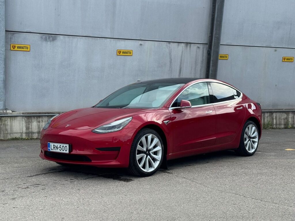 Tesla Model 3 2019 Punainen