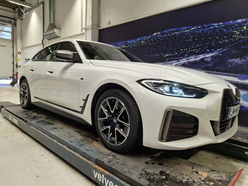 BMW i4 2024 Valkoinen
