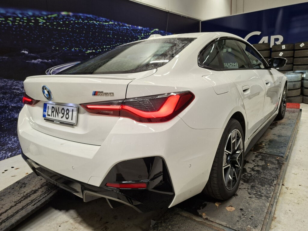 BMW i4 2024 Valkoinen