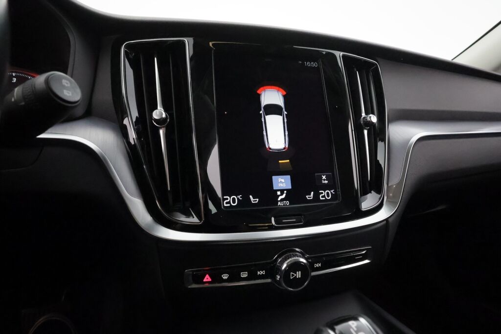 Volvo V60 2019 Musta