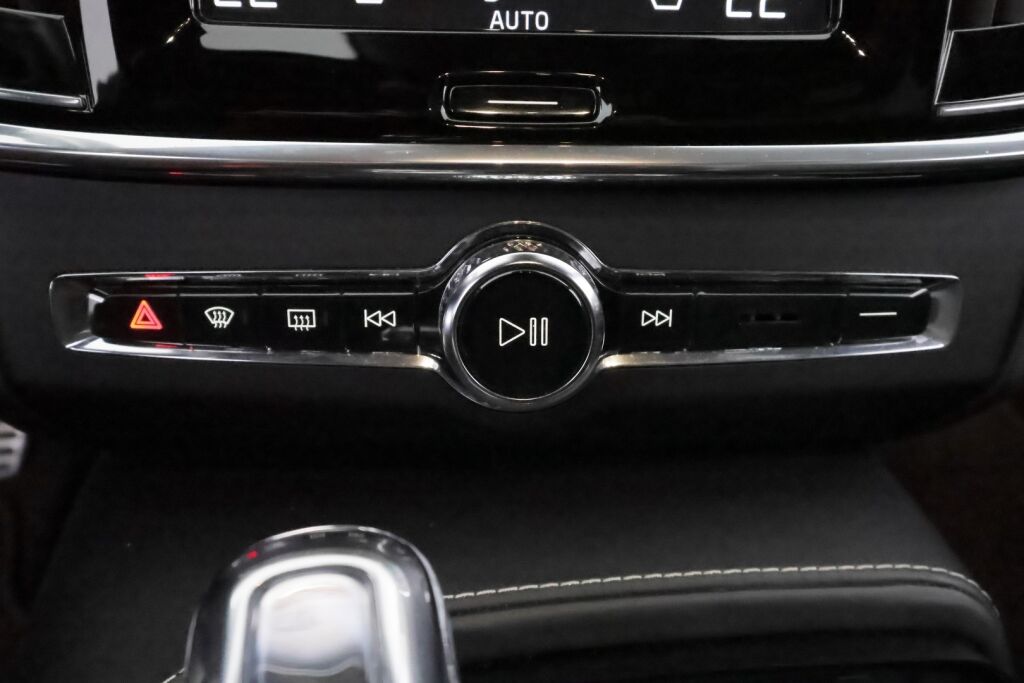 Volvo V90 2019 Valkoinen