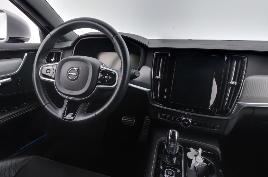 Volvo V90 2019 Valkoinen