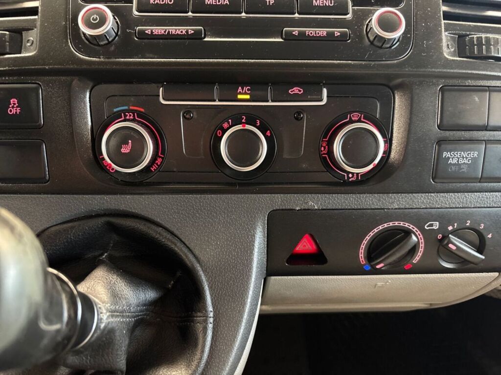 Volkswagen Transporter 2013 Valkoinen