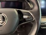 Skoda Octavia 2023 Valkoinen