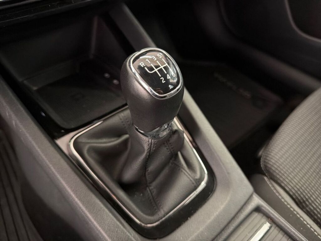 Skoda Octavia 2023 Valkoinen