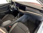 Skoda Octavia 2023 Valkoinen