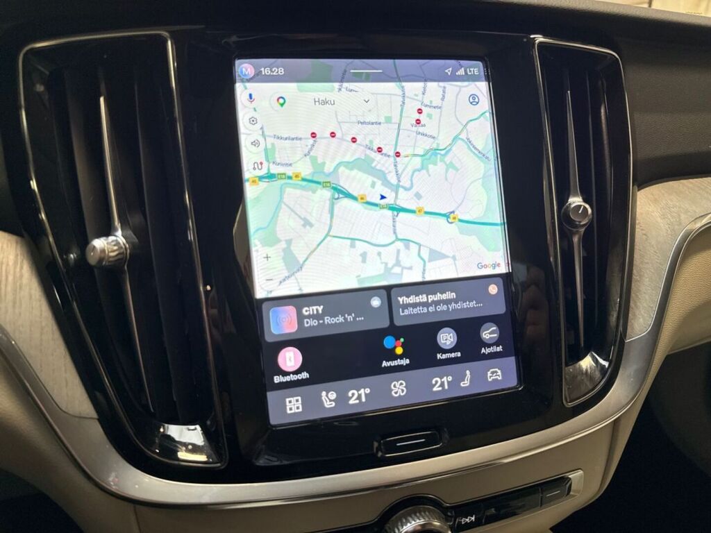Volvo V60 2023 Musta