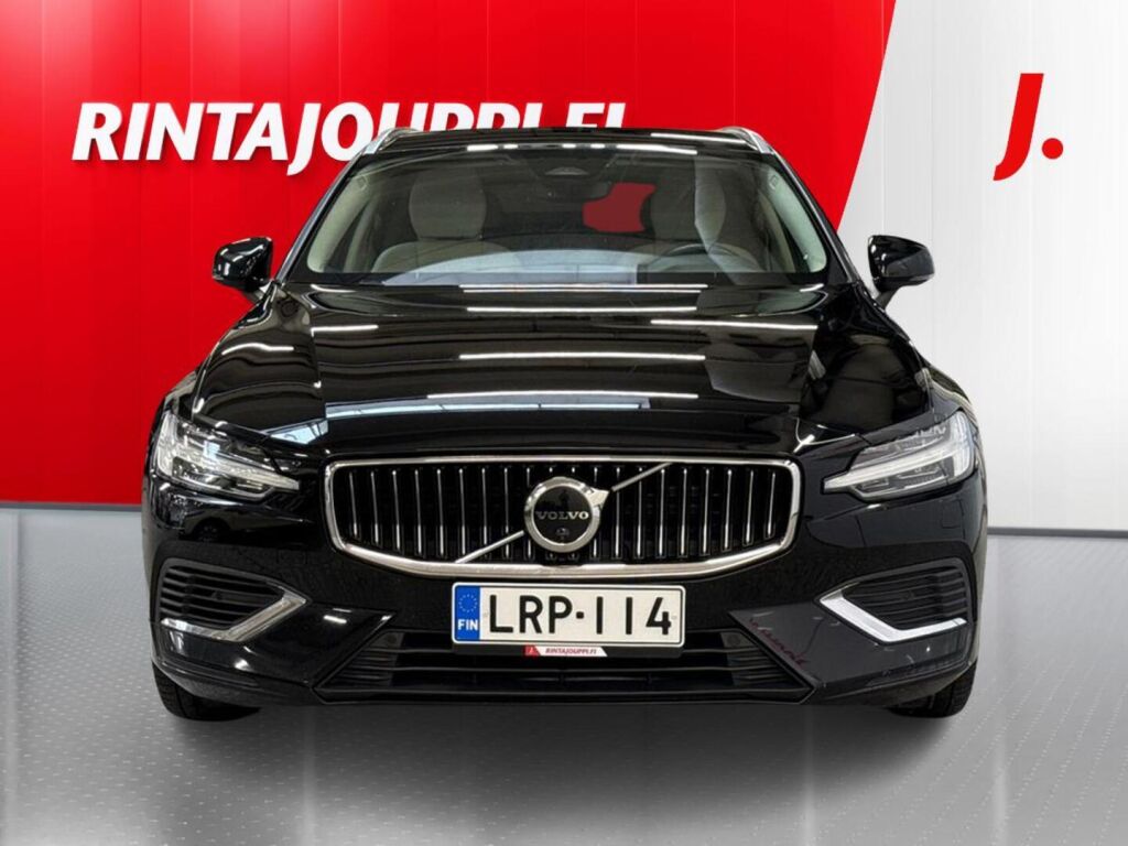 Volvo V60 2023 Musta