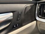 Volvo V60 2023 Musta