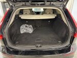 Volvo V60 2023 Musta