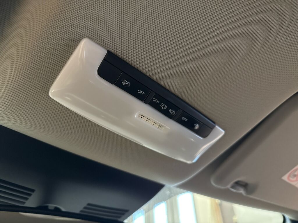 Nissan Leaf 2022 Harmaa