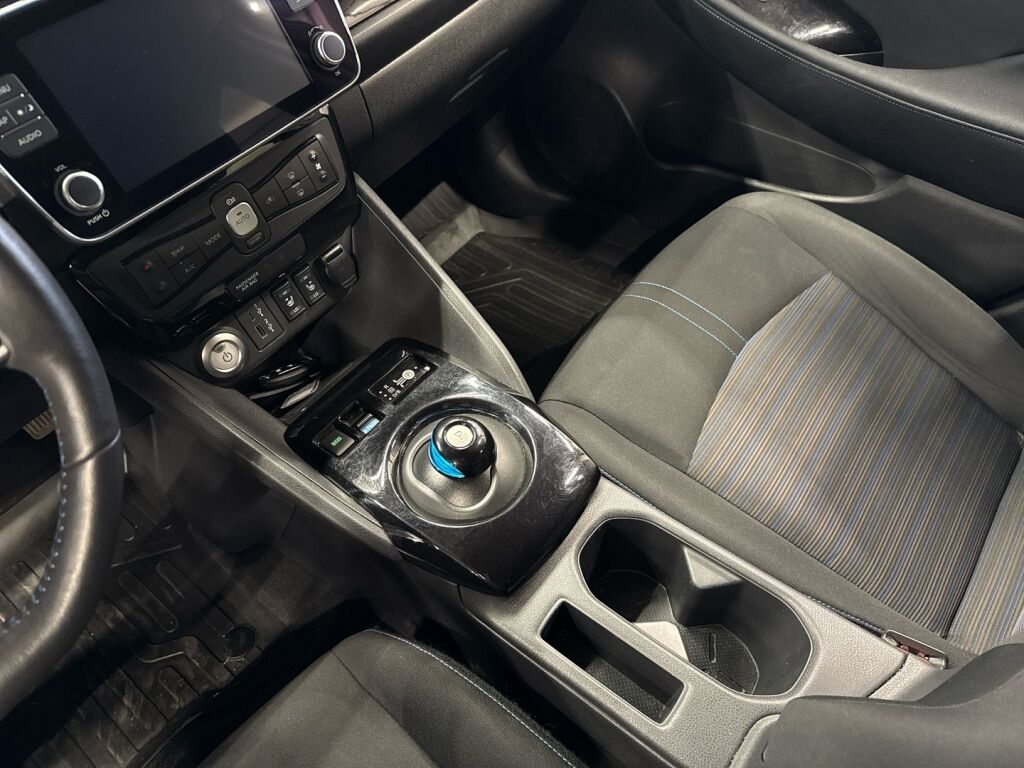 Nissan Leaf 2022 Harmaa