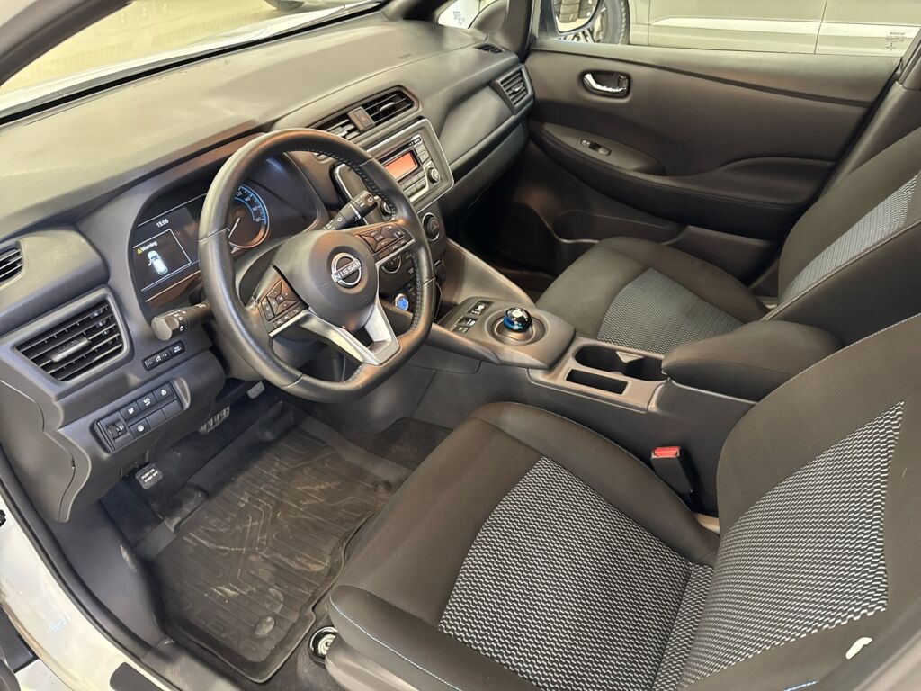Nissan Leaf 2023 Valkoinen