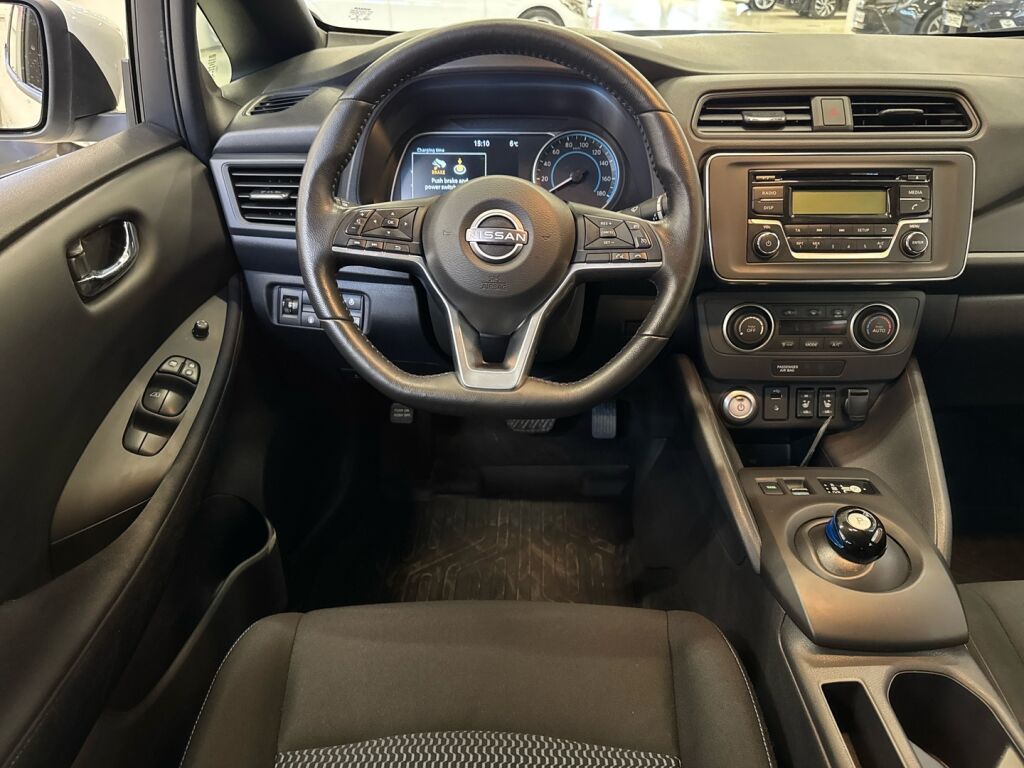 Nissan Leaf 2023 Valkoinen