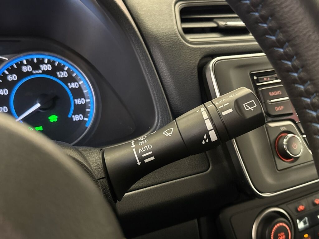Nissan Leaf 2023 Valkoinen
