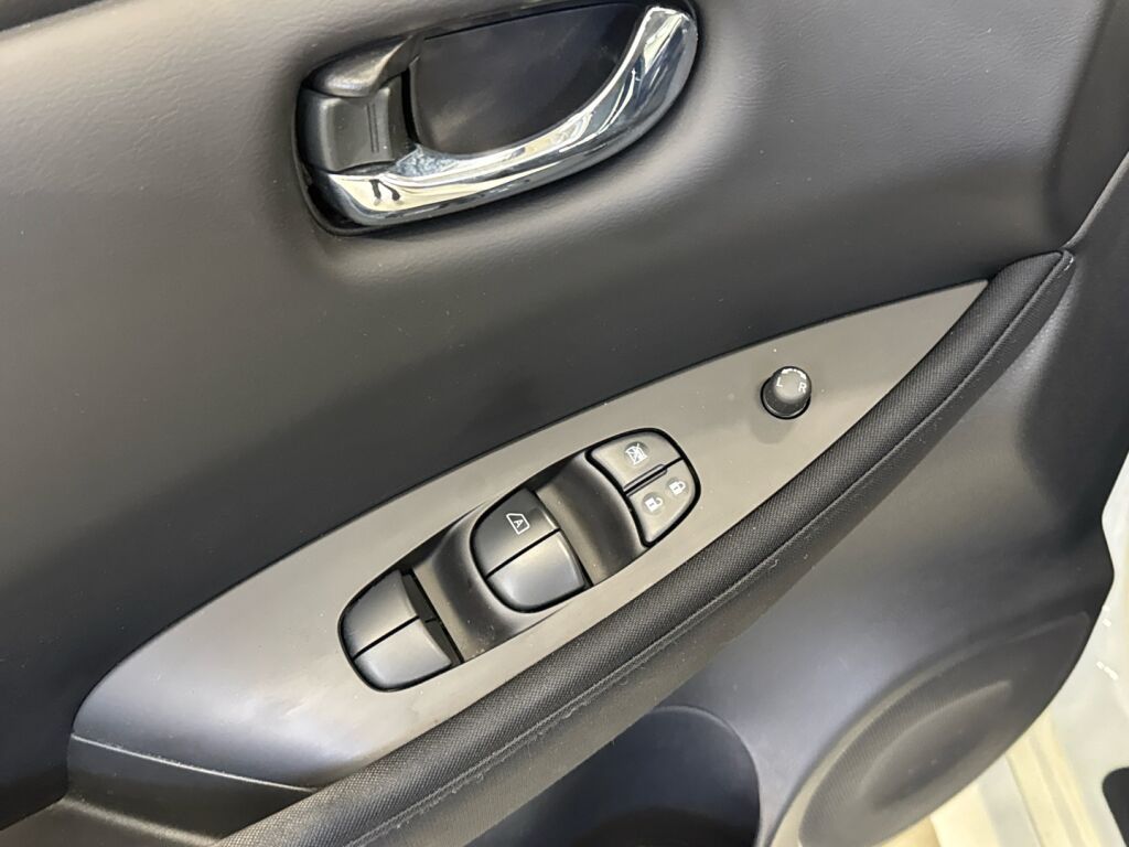 Nissan Leaf 2023 Valkoinen