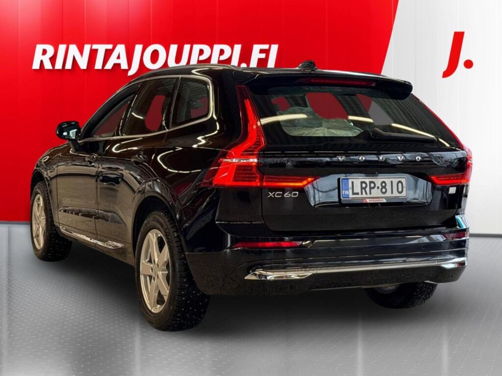 Volvo XC60 2023 Musta