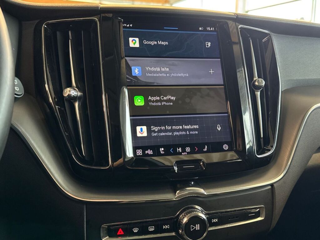 Volvo XC60 2023 Musta