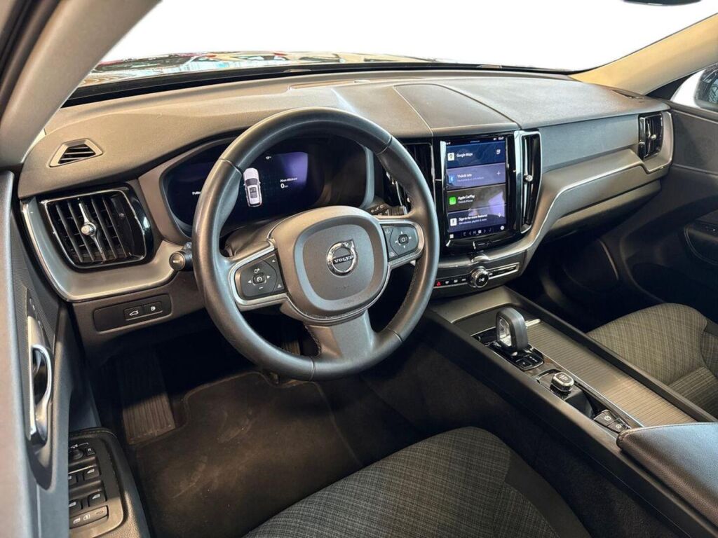 Volvo XC60 2023 Musta