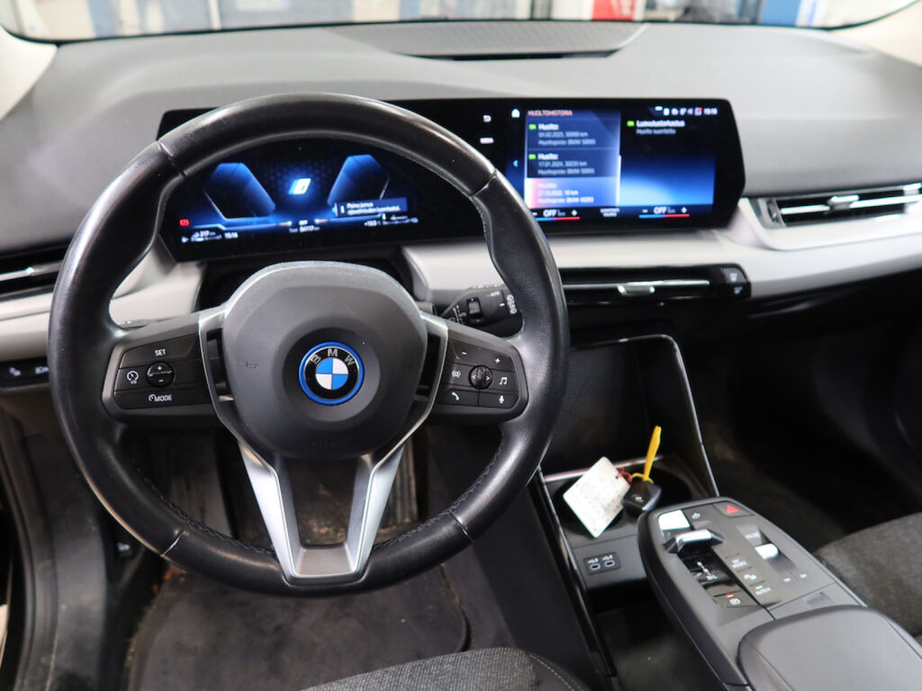 BMW 225 2023 Musta