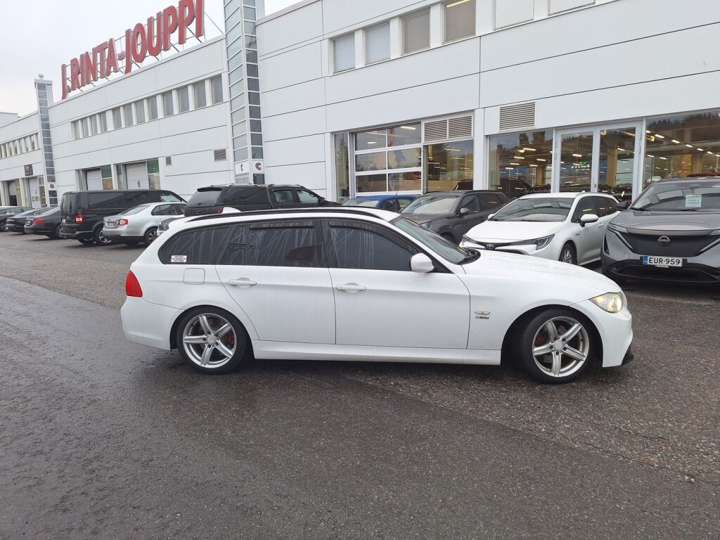 BMW 330 2012 Valkoinen