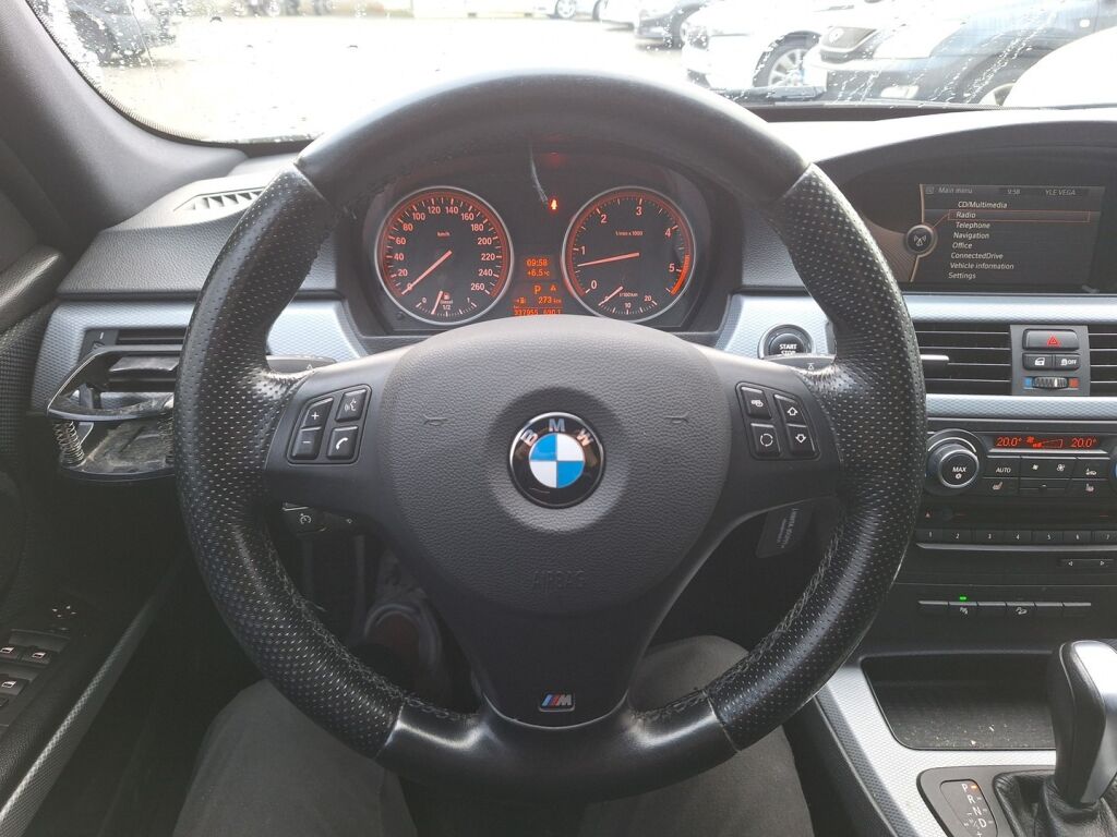 BMW 330 2012 Valkoinen