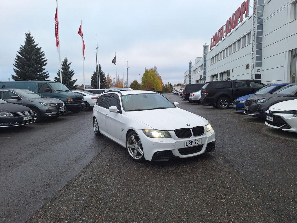 BMW 330 2012 Valkoinen