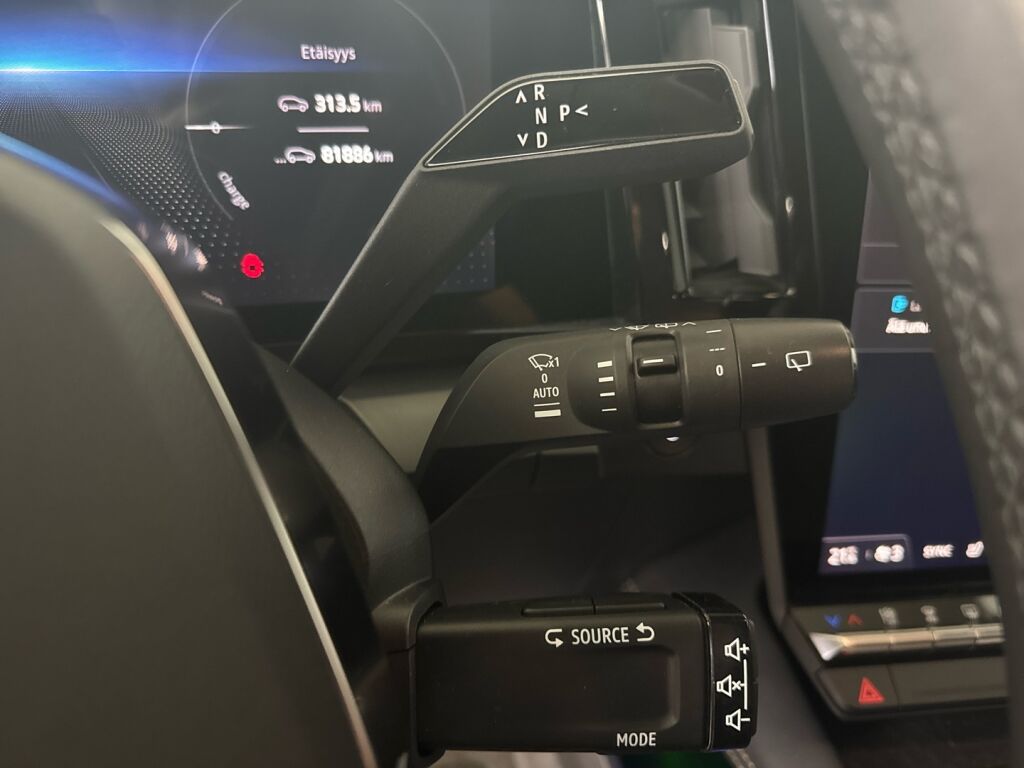 Renault Megane 2022 Valkoinen