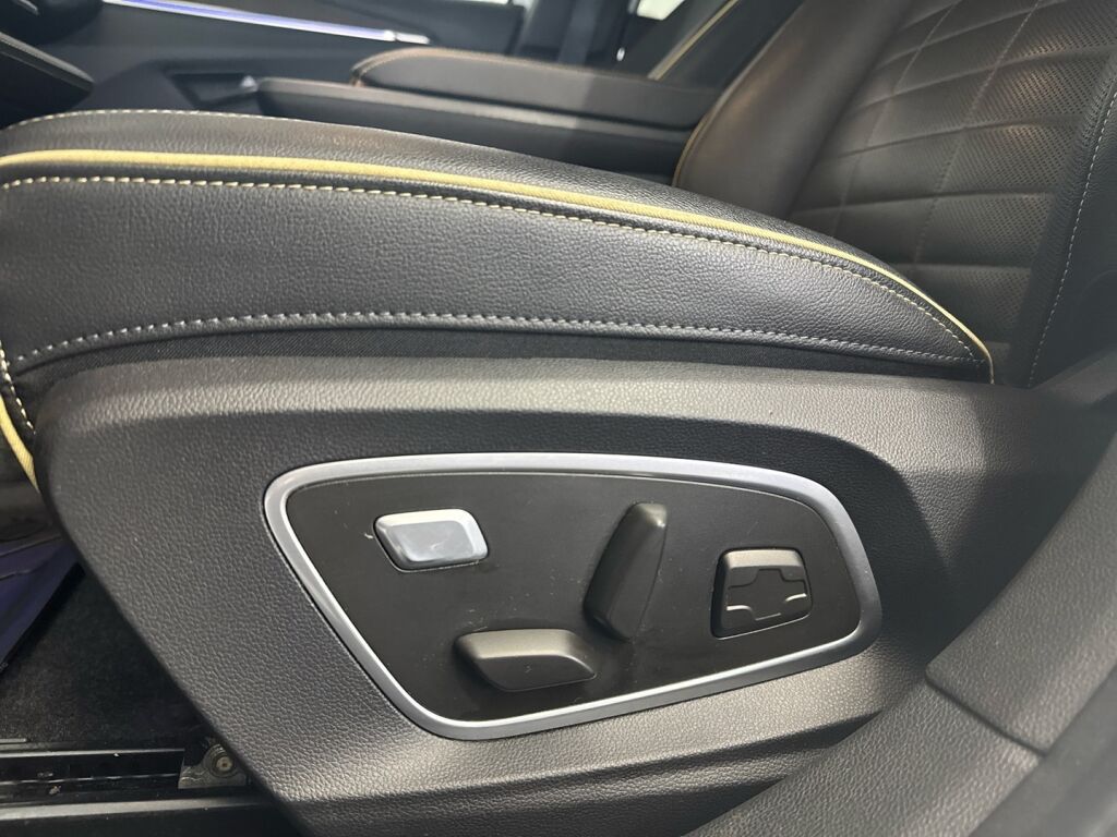 Renault Megane 2022 Valkoinen