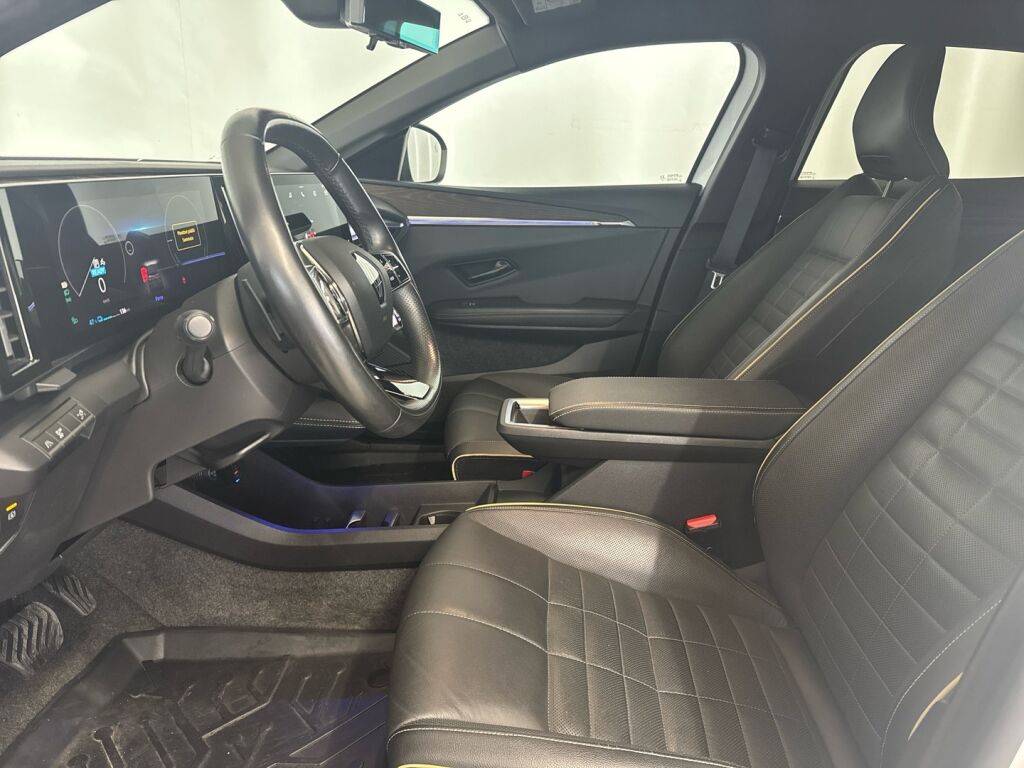 Renault Megane 2022 Valkoinen