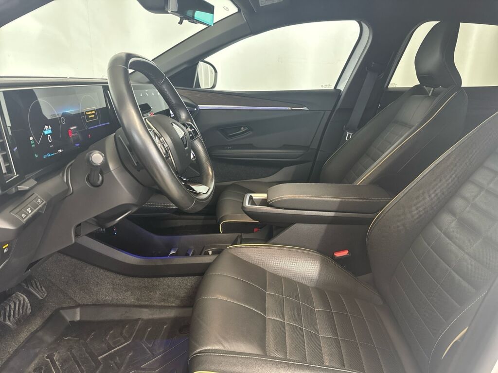 Renault Megane 2022 Valkoinen