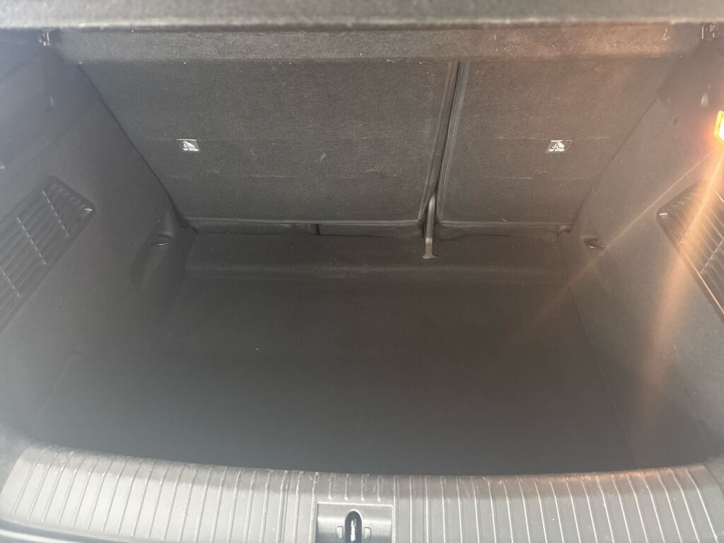 Renault Megane 2022 Valkoinen