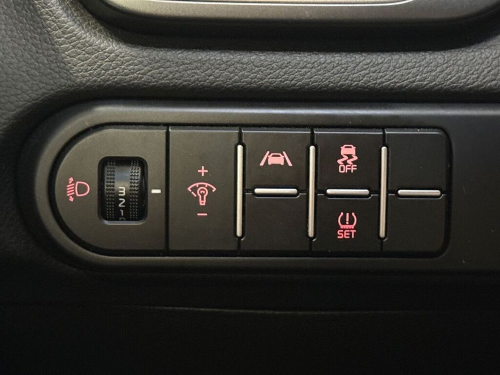 Kia Ceed 2023 Hopea