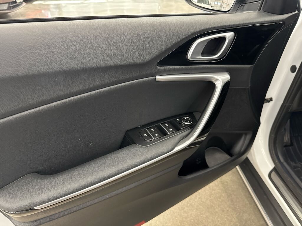 Kia XCeed 2023 Valkoinen